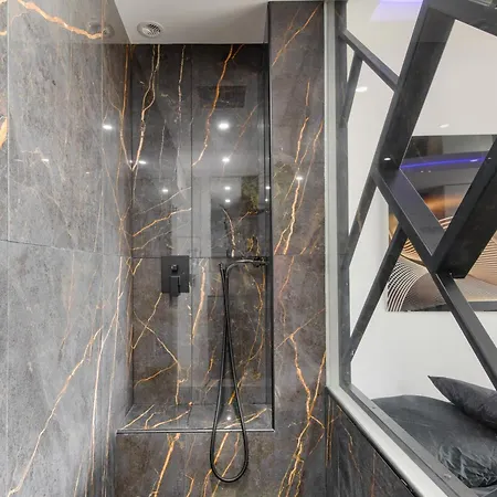 Διαμέρισμα Mask Off *